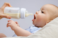 So isst das Baby im ersten Lebensjahr