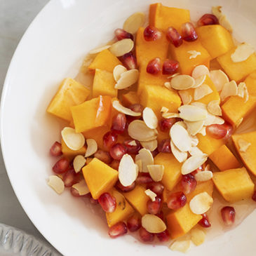 Obstsalat mit Kaki und Granatapfel