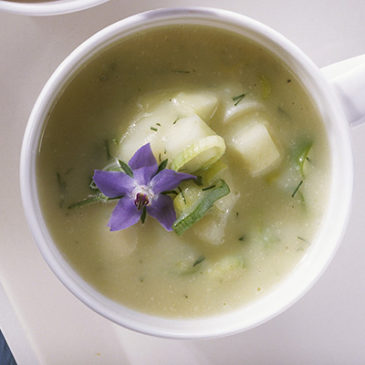 Kartoffelsuppe mit Borretsch