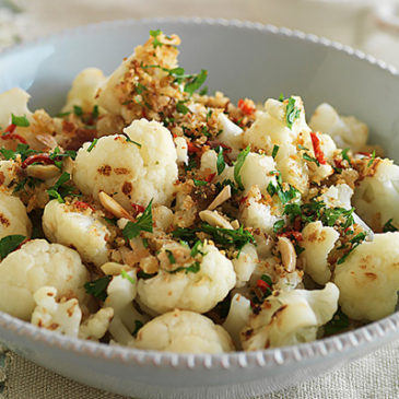 Blumenkohl mit Zitrus-Mandel-Soße