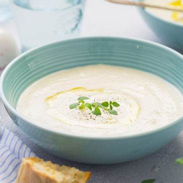 Blumenkohlsuppe mit Zitronenmelisse