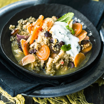 Quinoa mit Möhren und Minzjoghurt