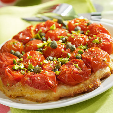 Tomaten-Tarte Tatin mit Pistazien und Kapern