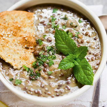 Linsensuppe mit Zitrone und Minze