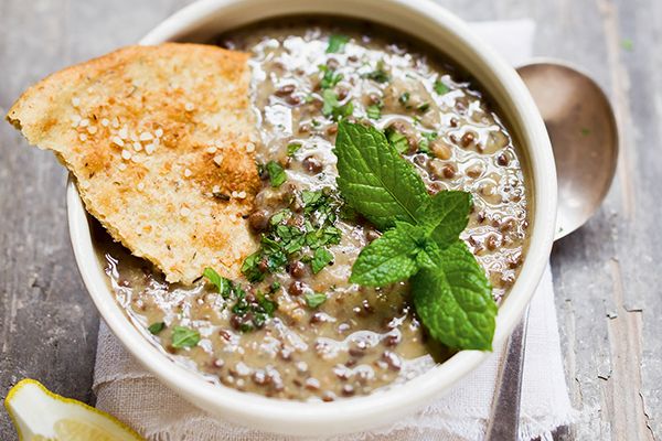 Linsensuppe mit Zitrone und Minze - Naturarzt