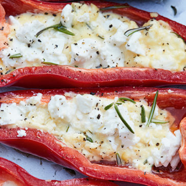 Gegrillte Paprika mit Feta und Rosmarin