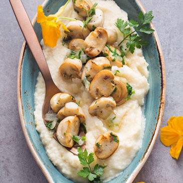 Petersilienwurzel-Püree mit gebratenen Champignons