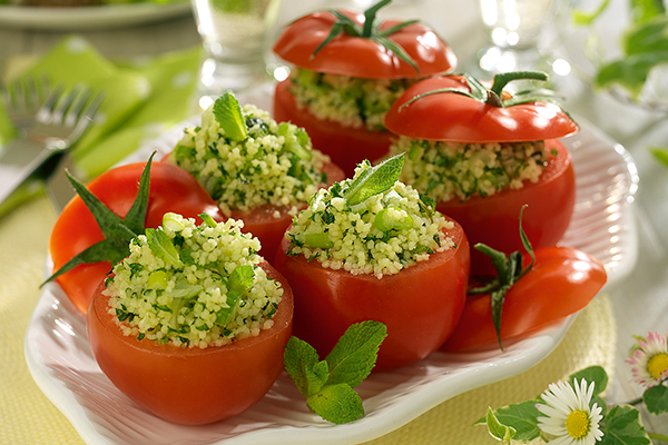 Gefüllte Tomaten mit Couscous und Sellerie - Naturarzt