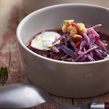 Linsensuppe mit Rotkohl