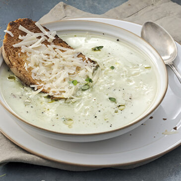 Knoblauchsuppe mit Röstbrot