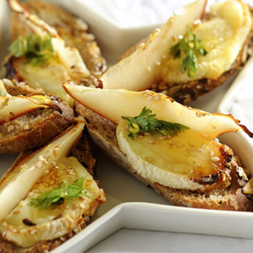 Crostini mit Ziegenkäse und Birne