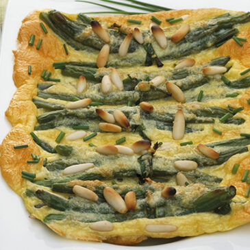 Omelett mit grünen Bohnen und Pinienkernen